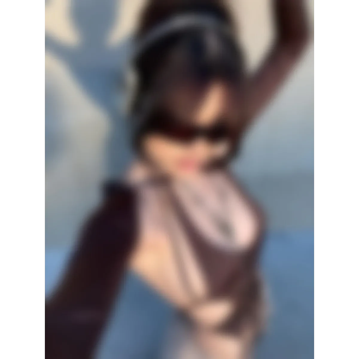 Backless Long Sleeve Crop Tops - Image 5